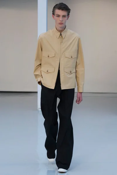 Look 4